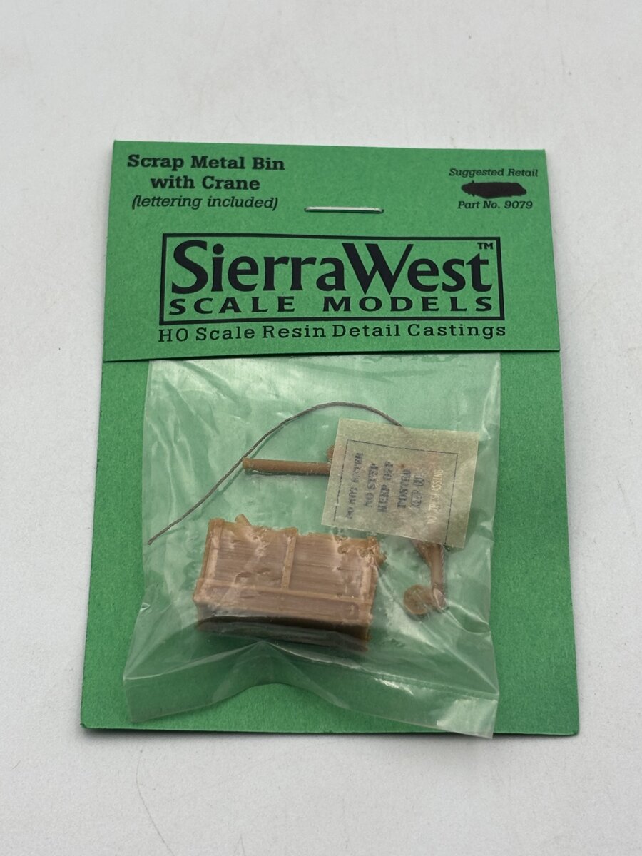 Sierra West 9079 HO Scale Scrap Metal Bin With Crane (Lettering Included)