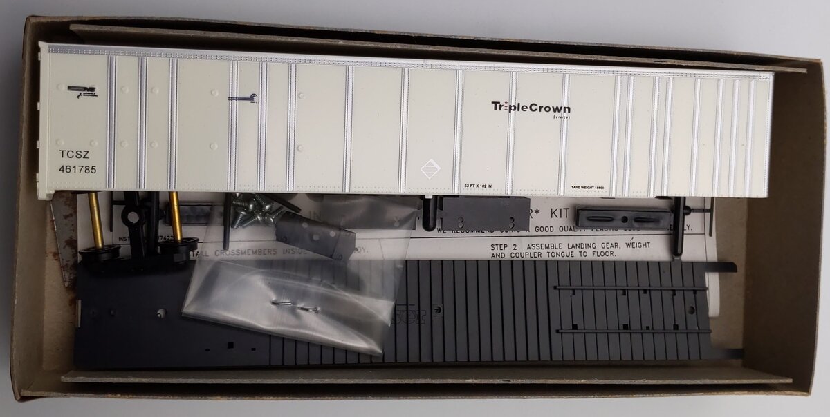 Bowser 55504 HO 53' RoadRailer Platewall Trailer Triple Crown Kit #: 461785