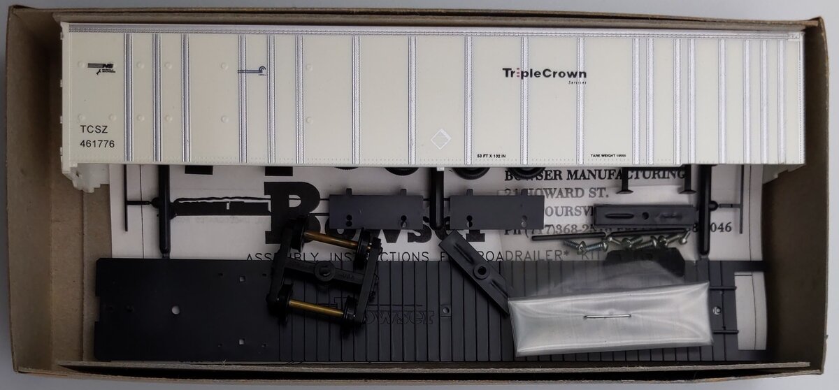 Bowser 55504 HO 53' RoadRailer Platewall Trailer Triple Crown Kit #: 461776