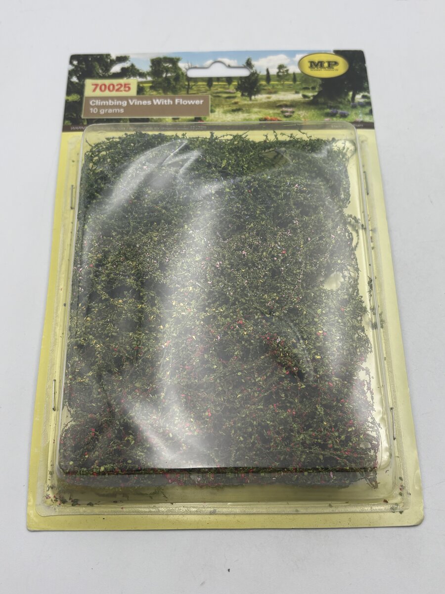 MP Scenery Products 70025 Climbing Vines With Flower 10g's