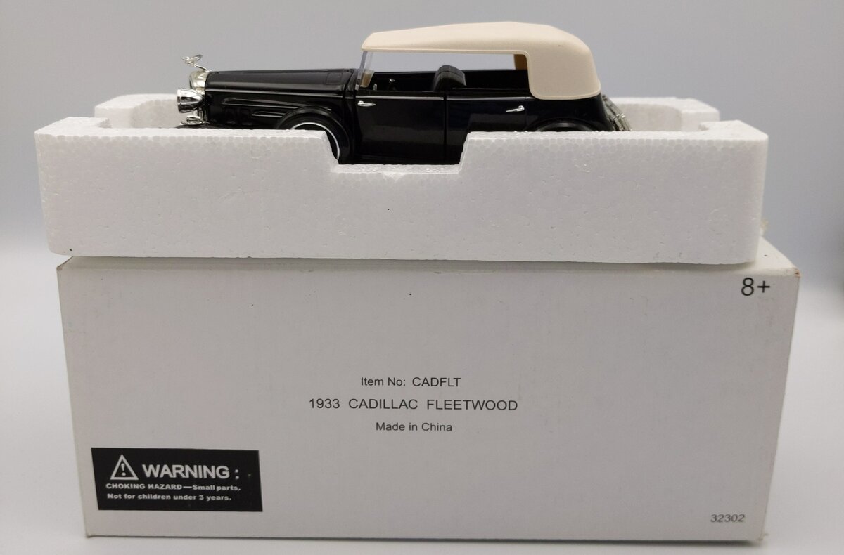 Signature Models 32302 1:32 Diecast Black 1933 Cadillac Fleetwood Convertible