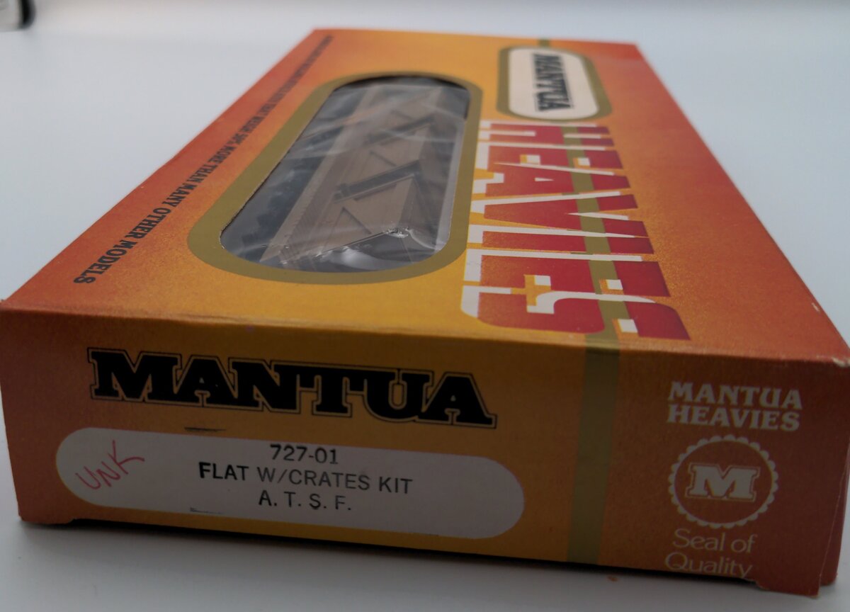 Mantua 727-01 HO scale A.T.S.F. Flat Car With Crates Kit 21305