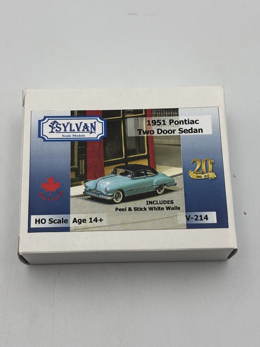 Sylvan Scale Models V-214 HO 1951 Pontiac Two Door Sedan Kit