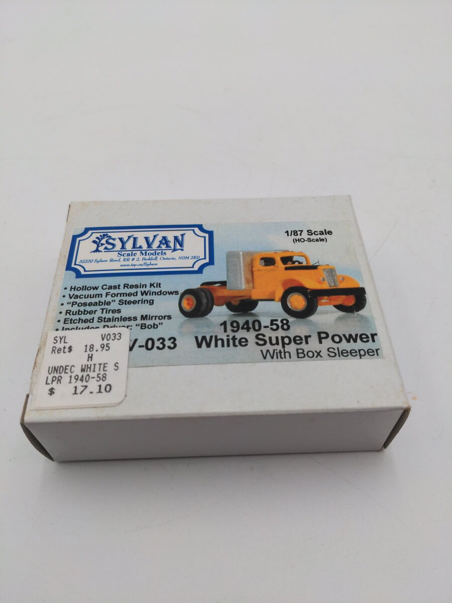 Sylvan Scale Models V-033 HO 1940-58 White Super Power with Box Sleeper Kit