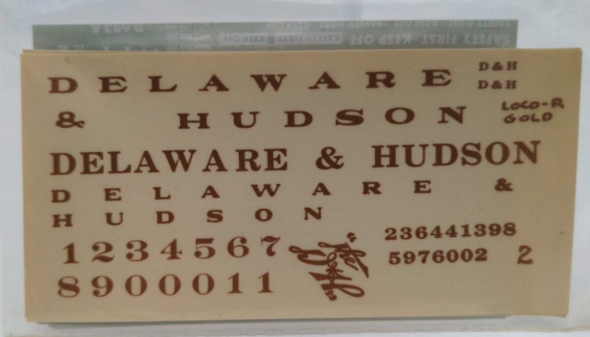 Walthers 46-90 O Dulux Delaware & Hudson Refrigerator Diesel Frt-Pass Decal