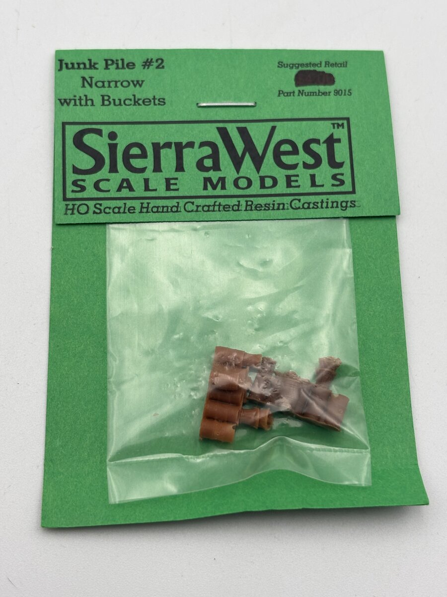 Sierra West 9015 HO Junk Pile #2 Narrow With Buckets Resin Casting