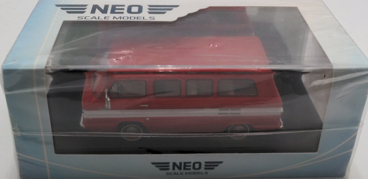 NEO 46525 1:43 Chevrolet Corvair Window Van Rot/Weiss
