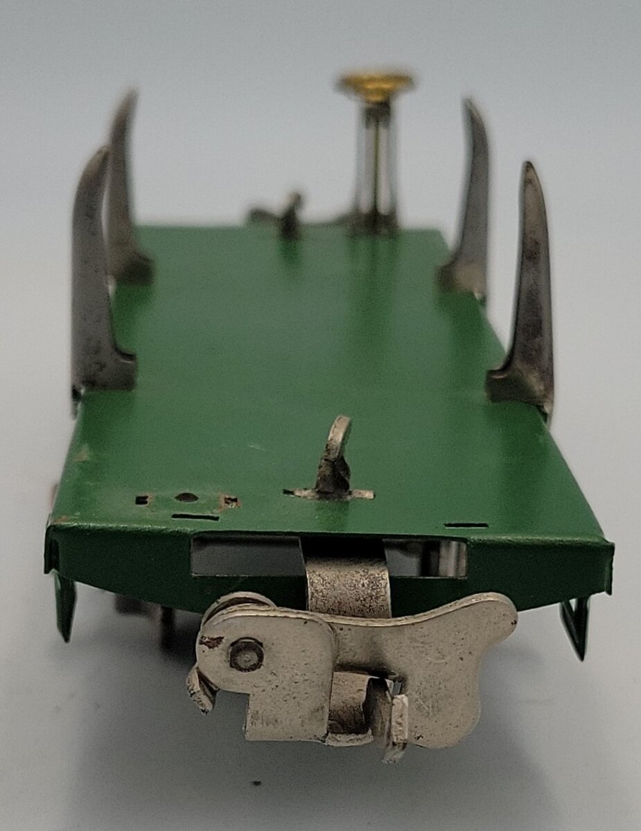 Lionel 831 O Gauge Vintage Prewar Tinplate Flatcar w/o Load #831