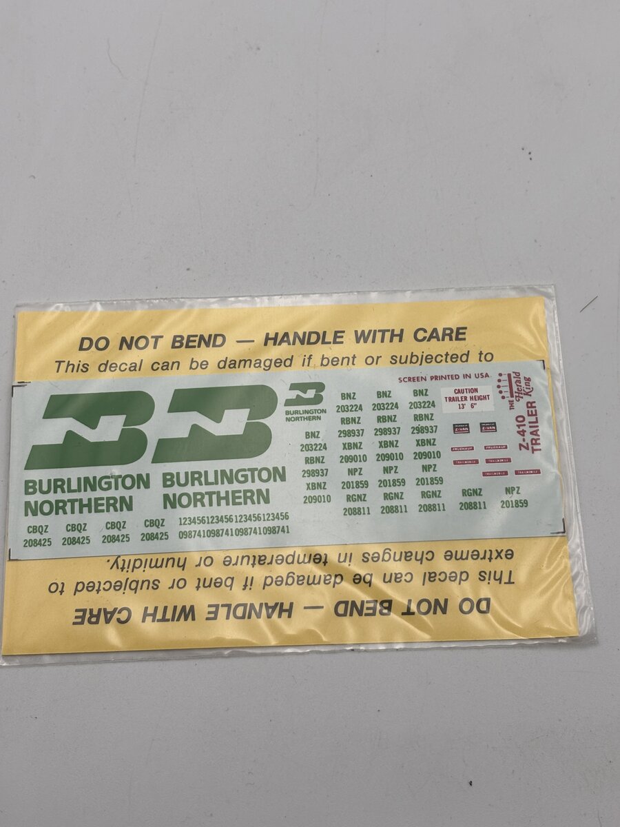 The Herald King Z-410 HO Aluminum Piggyback Trailer Green Lettering Decal