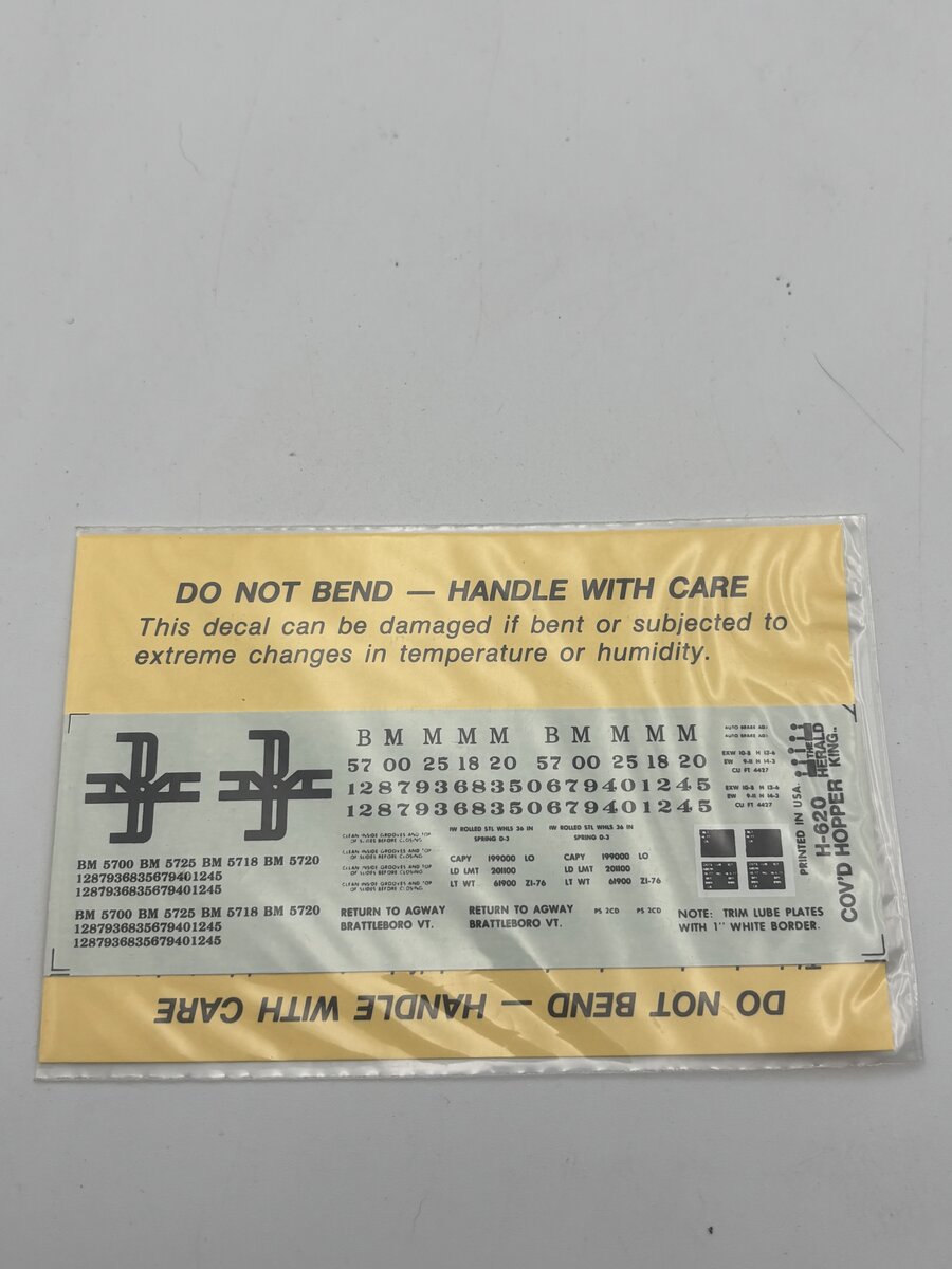 The Herald King H-620 HO Grey Covered Hopper Black Lettering Decal