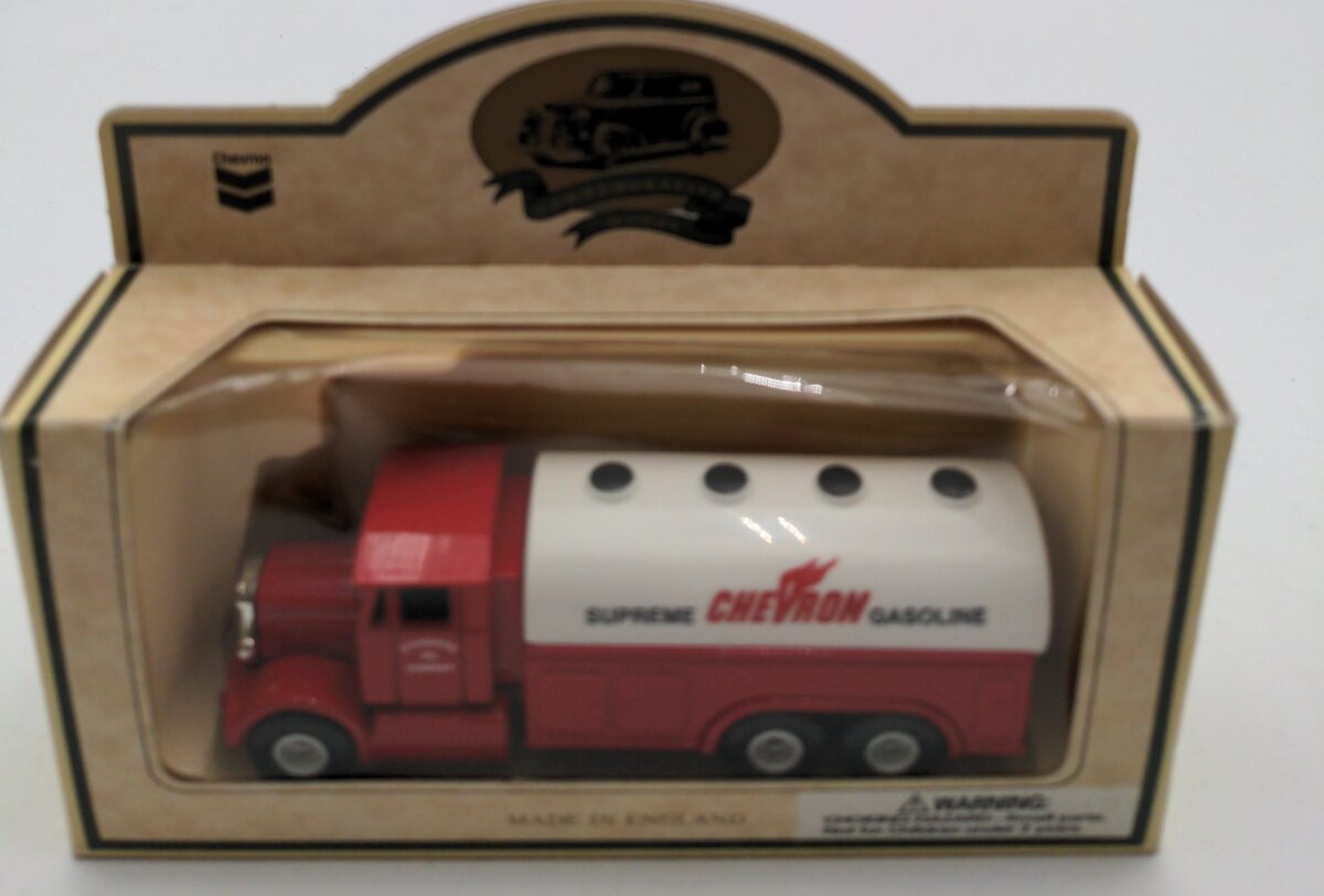 Lledo 00006 1:87 Supreme Chevron Gasoline Six Wheel Refined Oil Truck