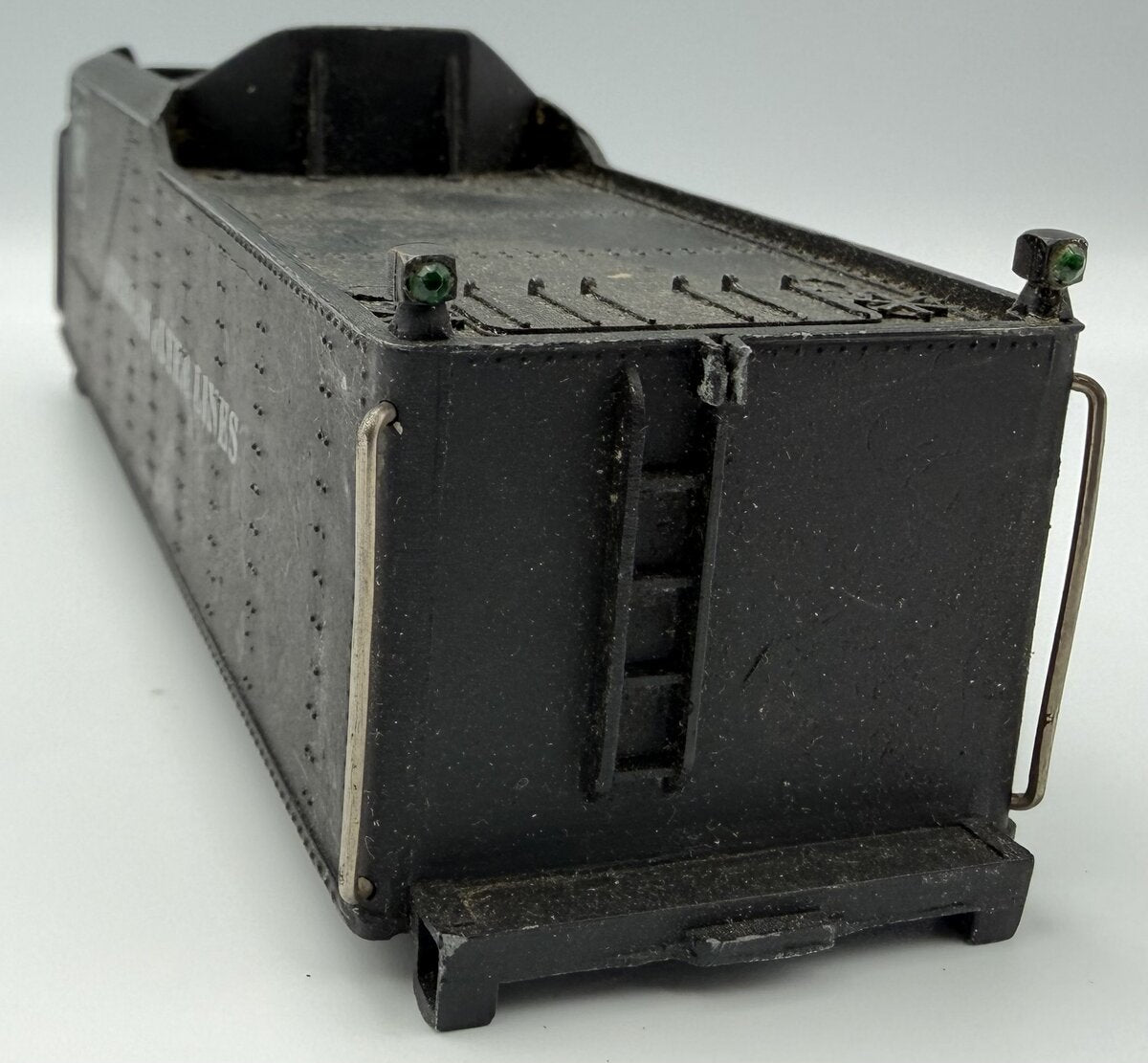 American Flyer 9667-2 S PRR Tender Shell with Broken Ladder Rail