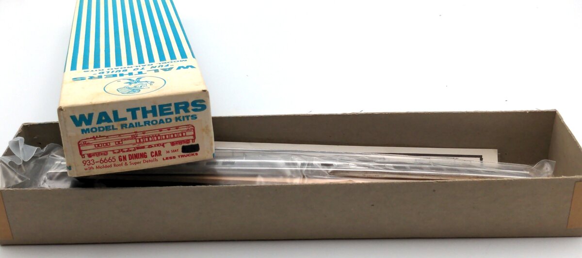 Walthers 933-6665 HO Scale Great Northern Dining Car Kit