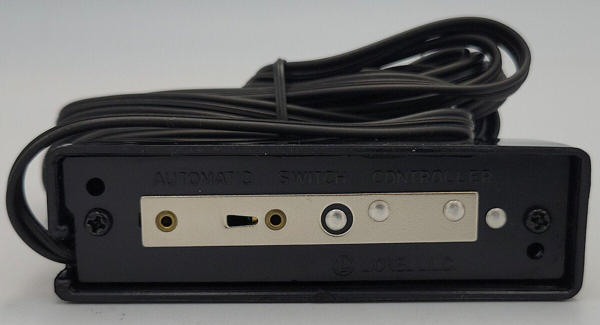 Lionel 5122-2 O Gauge Black Switch Controller with Wire Bayonet Bulbs