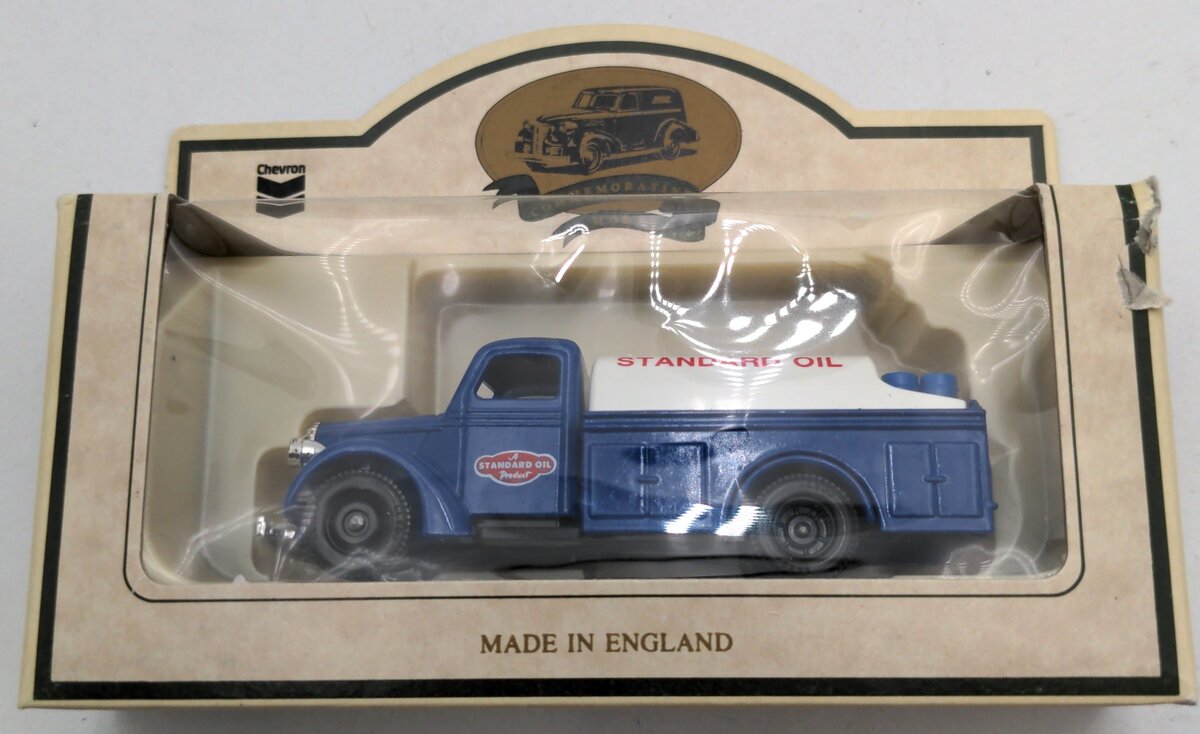 Lledo Chevron 1936 Farm Delivery Truck
