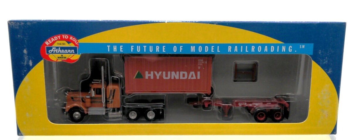 Athearn 92636 HO Scale Kenworth W/20' Hyundai Container & Trailer Chassis