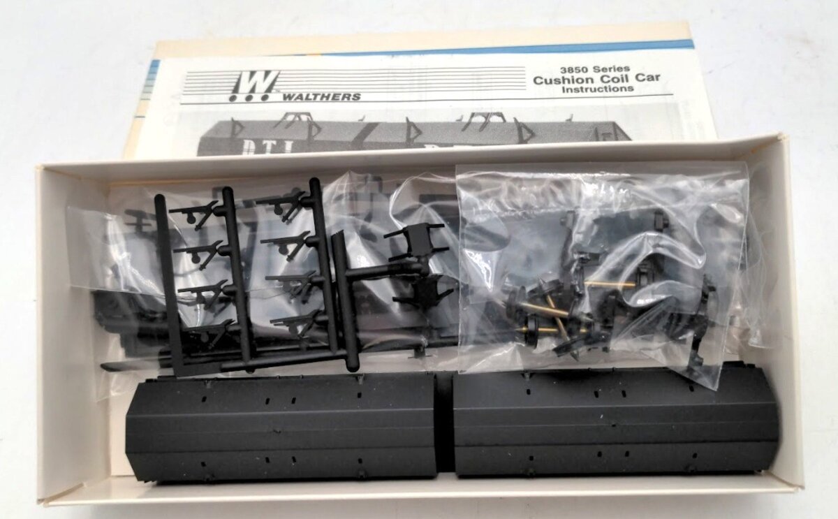 Walthers 932-3871 HO Scale Iowa Interstate 50' Cushion Coil Car # 12002 Kit