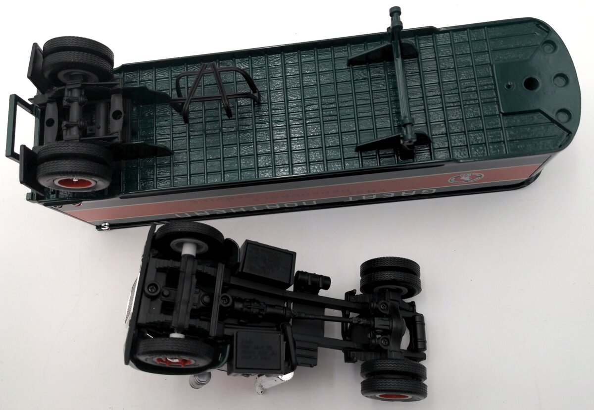 First Gear 19-1318 1:34 1960 Model B-61 Mack Tractor & Trailer Great Northern