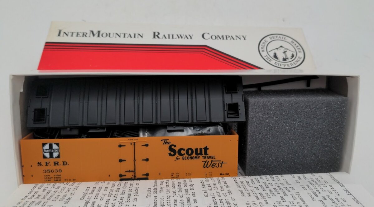 InterMountain 41115-04 HO Scale Santa Fe Refrigerator Car Scout # 35639 Kit
