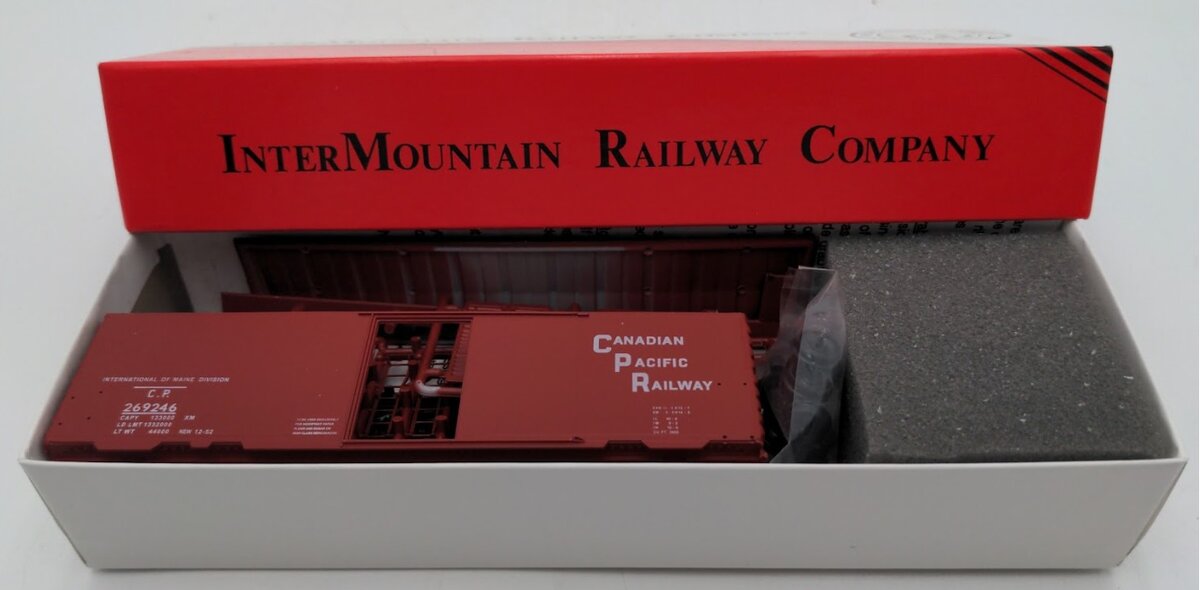 InterMountain 40410-02 HO Scale Canadian Pacific 40' 6' Door PS-1 Box Car Kit