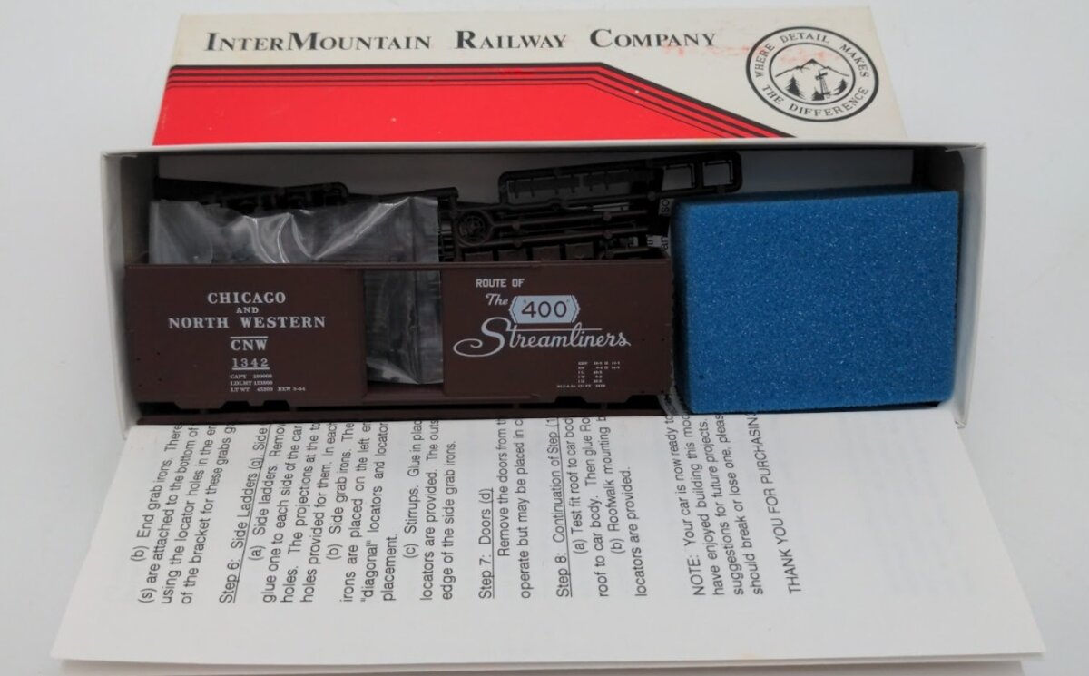 InterMountain 40402-15 HO Scale PS-1 40' Box Car Chicago & North Western Kit