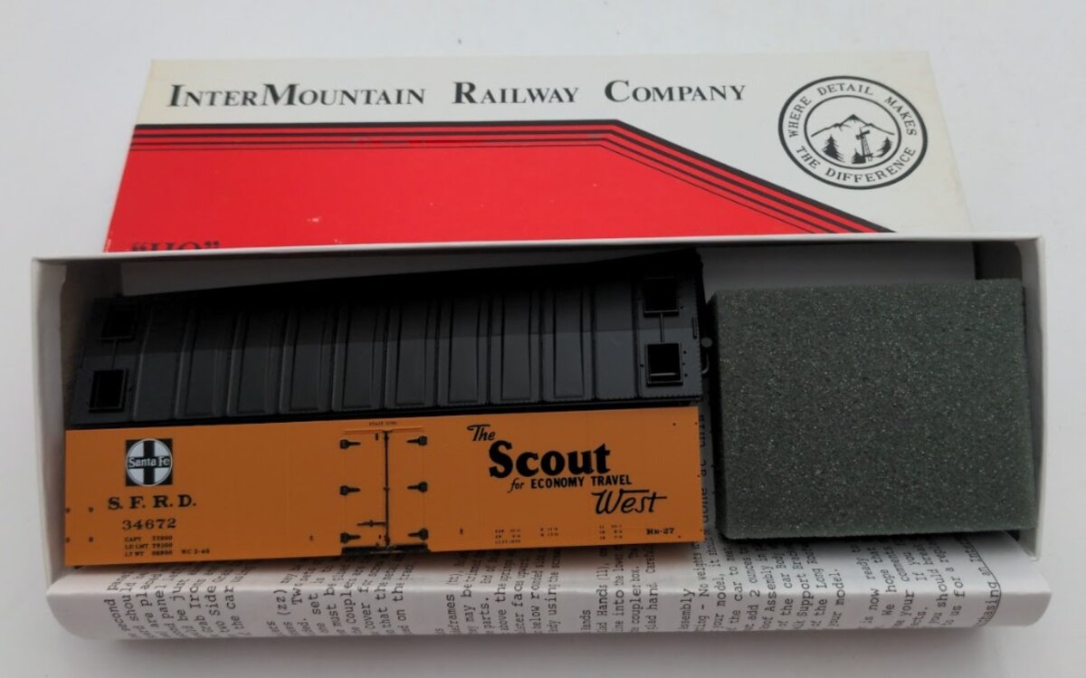 InterMountain 34672 HO Scale Santa Fe "The Scout" Refrigerator Class RR-27 Kit