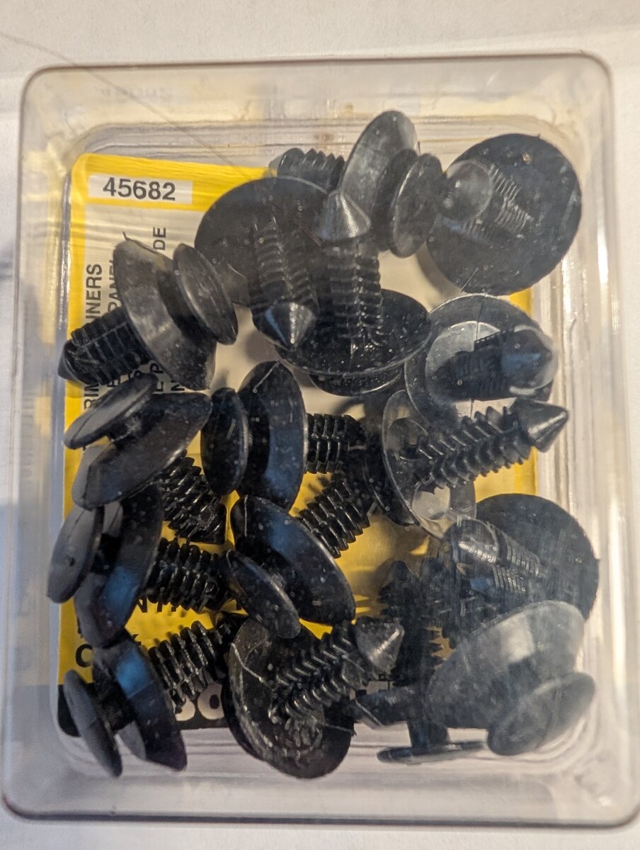 Dorman 45682 Ford Body-Tite Panel/Trim Retainers (Pack of 15)