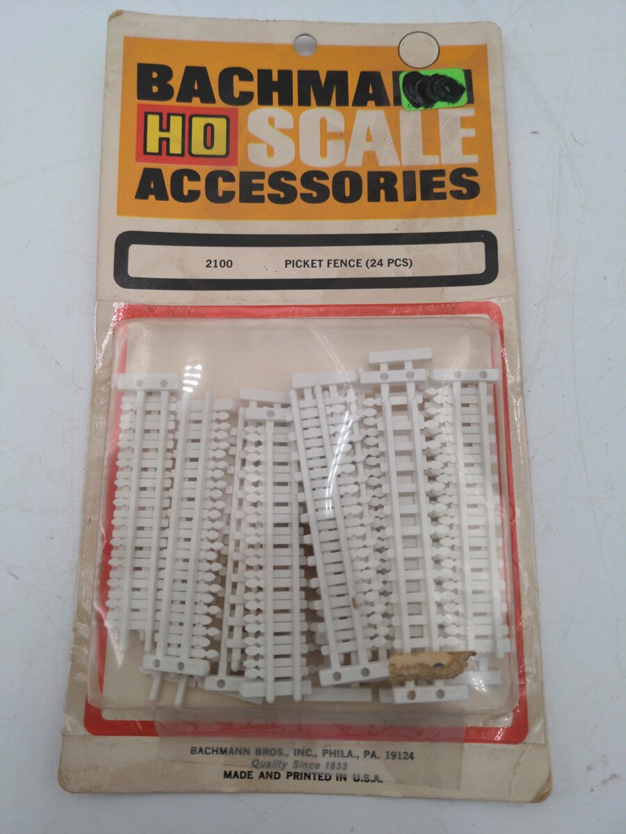 Bachmann 2100 HO Picket Fence (24 PCS)