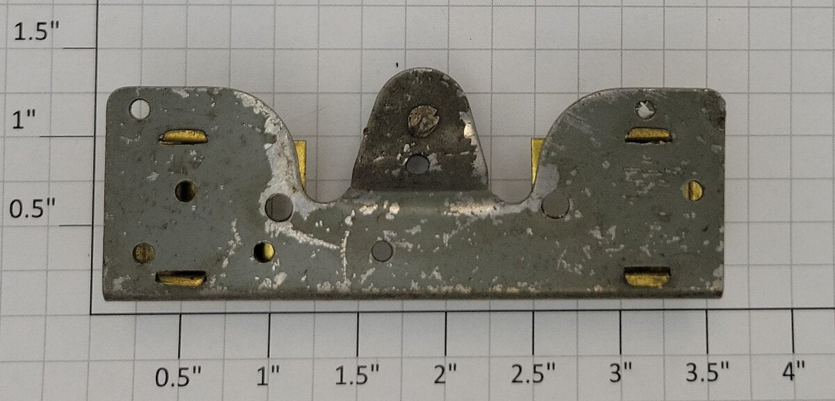American Flyer 4021-10 Wide Gauge Gray Coupler Receiver Bracket w/ Brass Steps