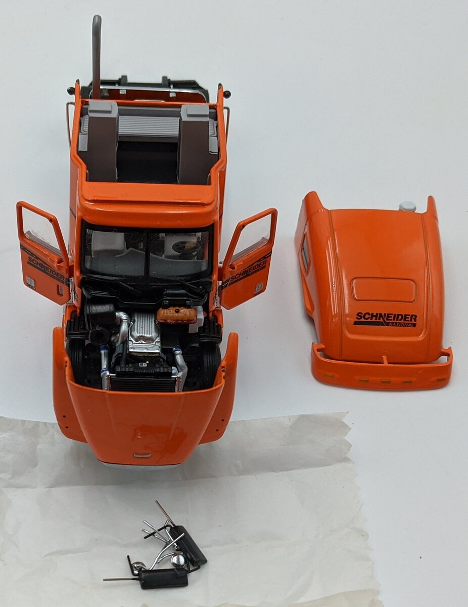 Sword Models 1:50 Scale Schneider Freightliner & Flatbed w/Turbine Load