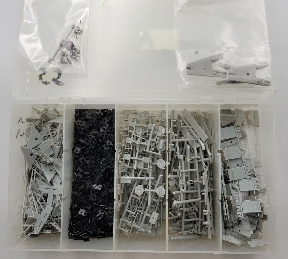 Acme 0508-100 HO Scale Miscellaneous Box of Unpainted Parts
