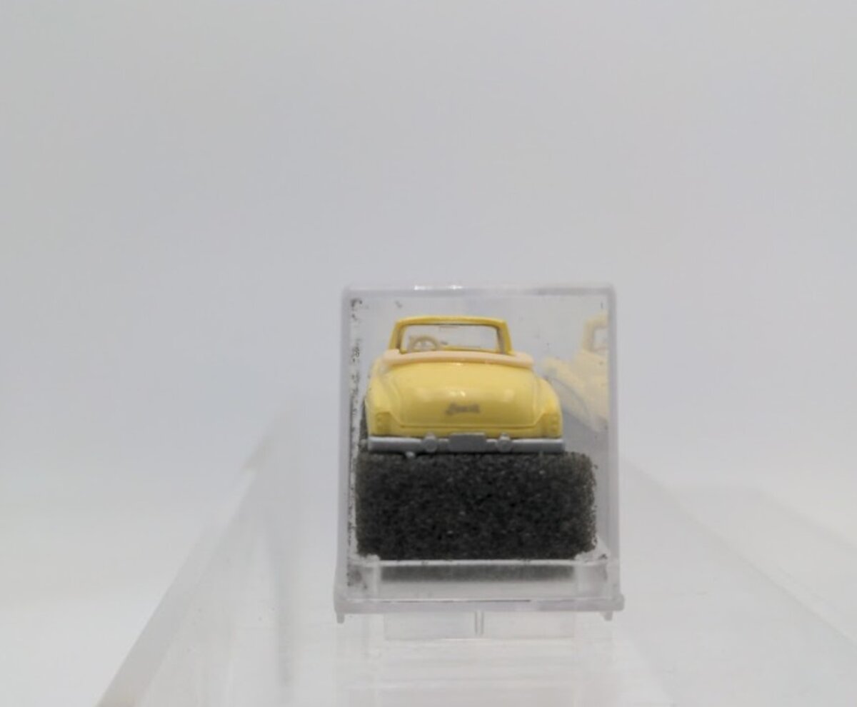 Revell 84702 HO Praline Yellow Buick Cabrio Convertible Plastic Car