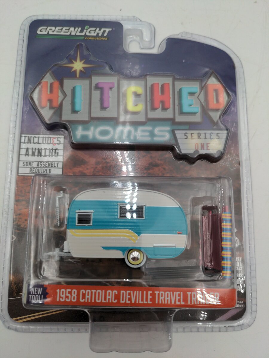 Greenlight Collectibles 34010 1:64 Hitched 1958 Catolac Deville Travel Trailer