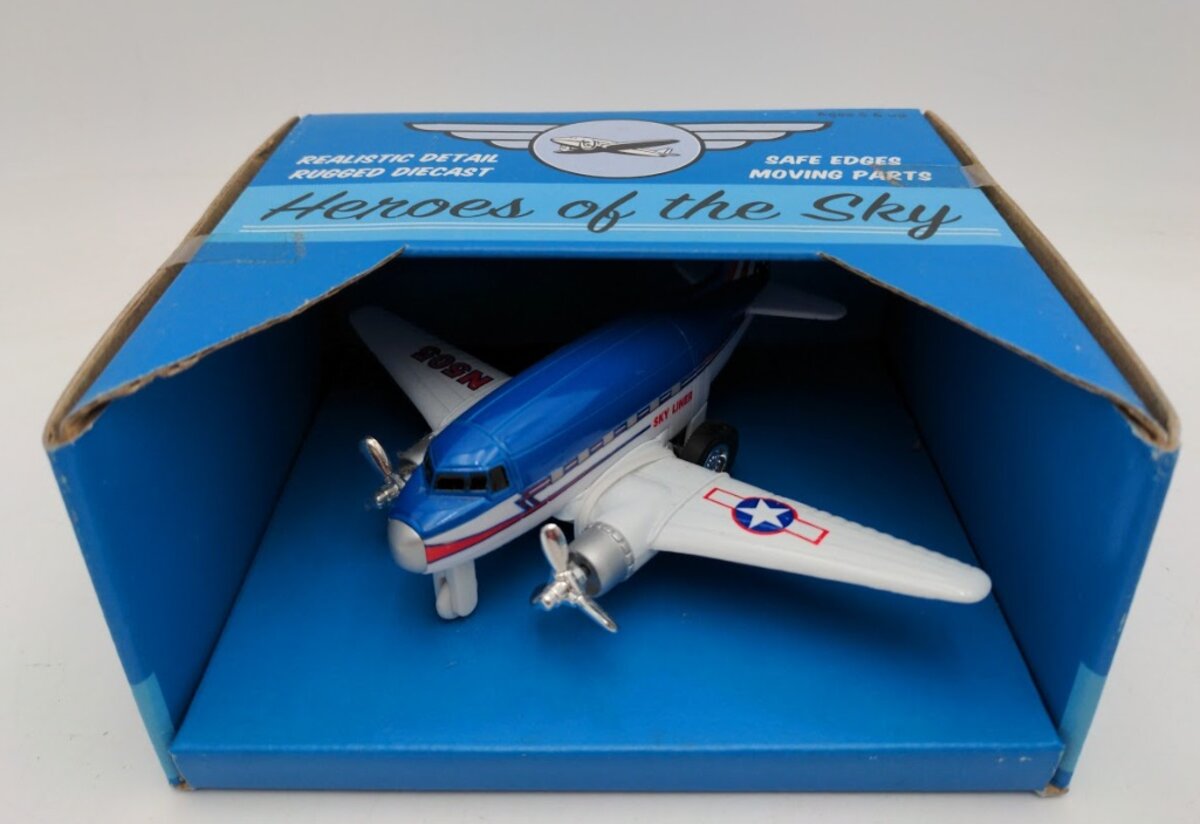 Toysmith 982024 Heroes of the Sky Diecast Prop Propeller Plane Sky Liner
