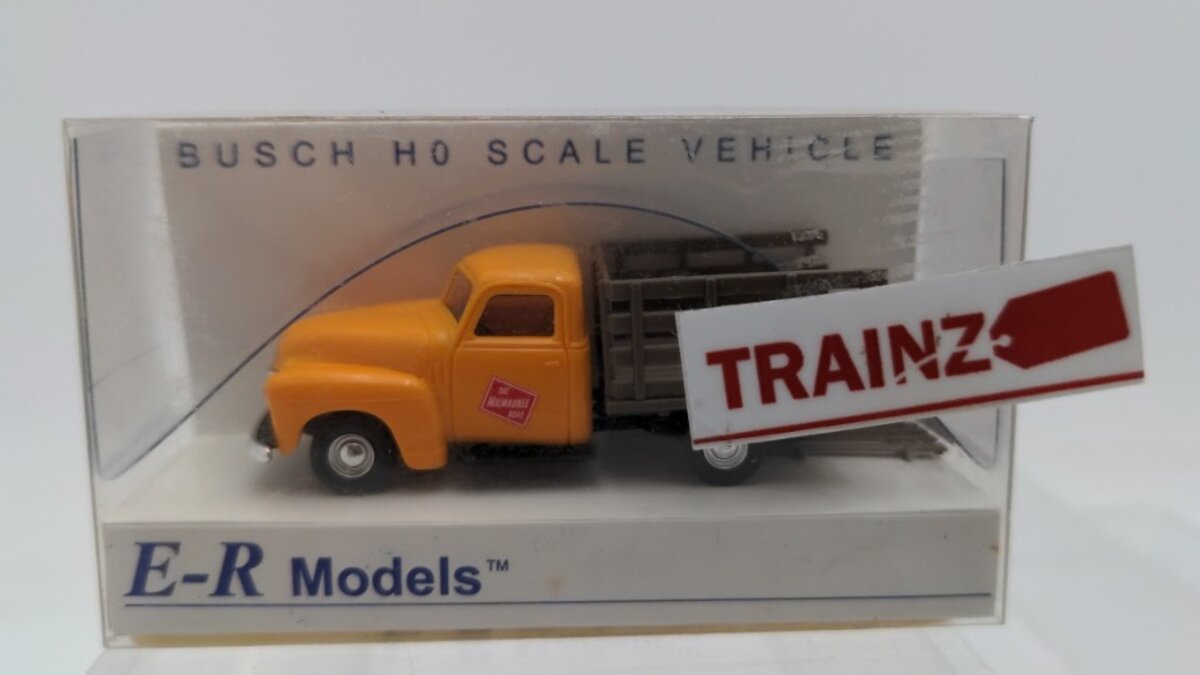 E-R Models 040-92307 HO Scale Busch Milwaukee Road Stake Truck