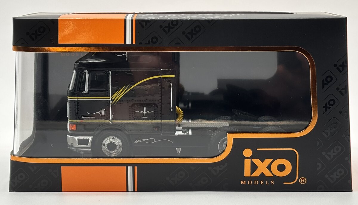 IXO Models TR169.22 1:43 International Eagle Cabover 1995