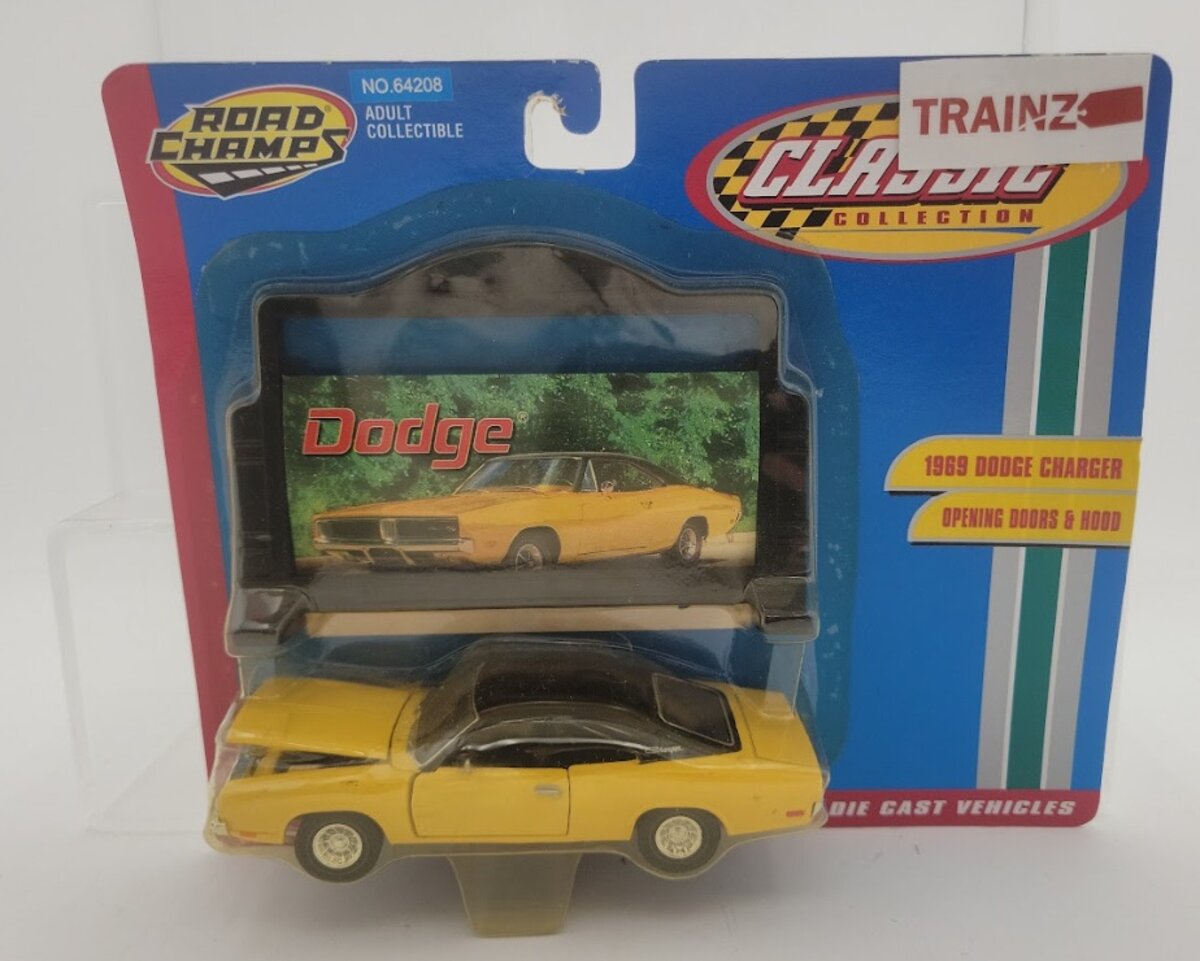 Road Champs 64208 1:43 Classic Collection Yellow 1969 Dodge Charger W/Billboard