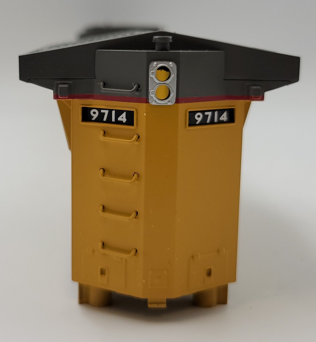 Lionel 39581-2 Union Pacific Dash-9 Diesel Locomotive Body Shell #9714