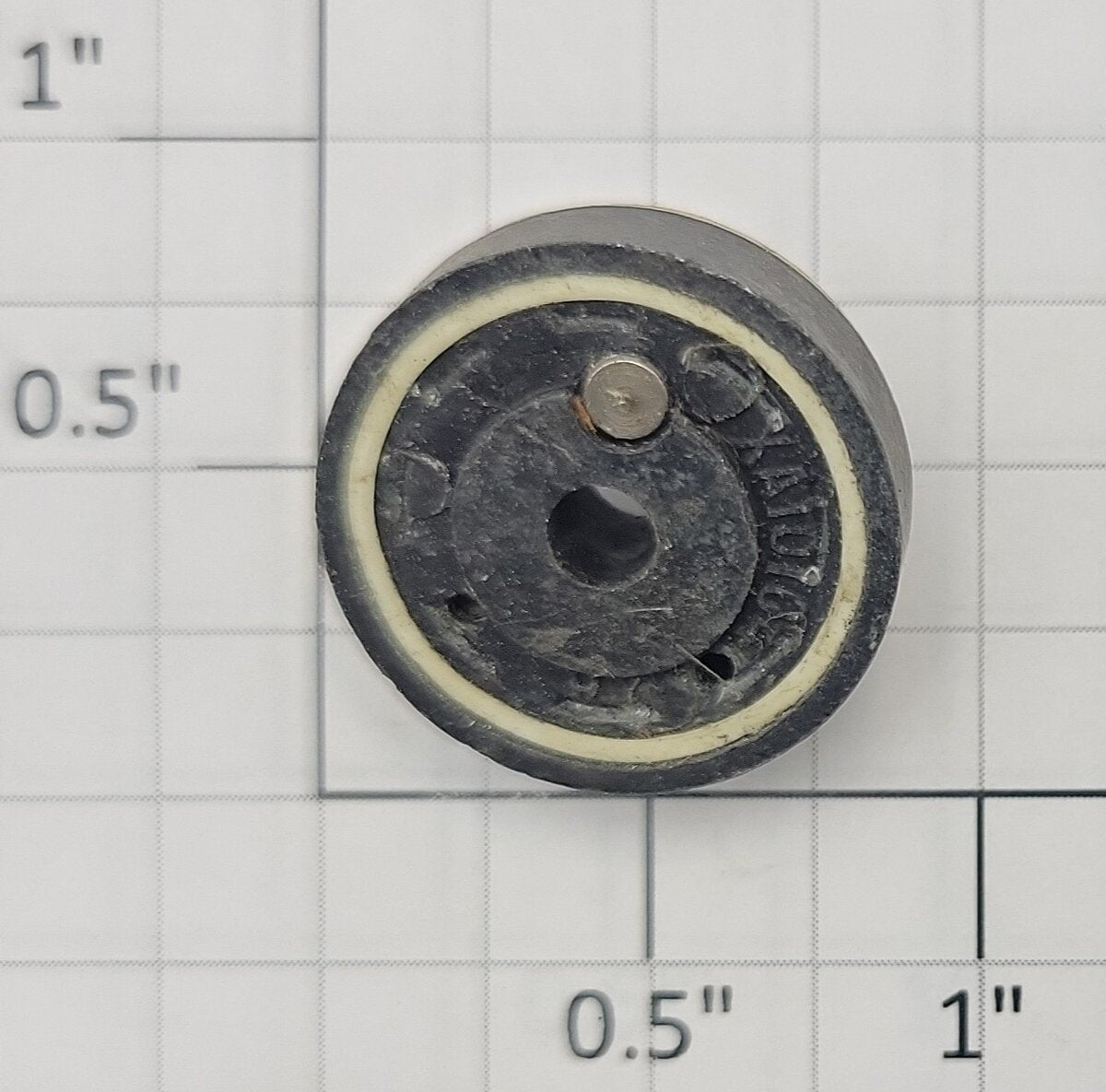American Flyer XA10104A2 Flangeless Metal Center Wheel with Nickel Square Stud