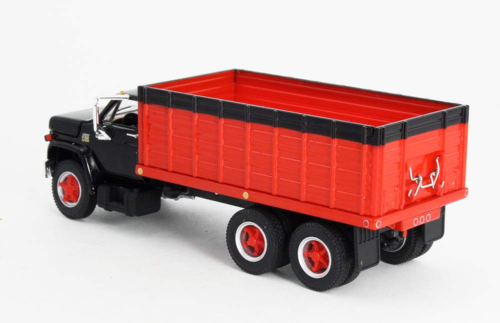 First Gear 60-0885 1:64 Scale Chevy C65 Tandem-Axle Grain Truck Black and Red