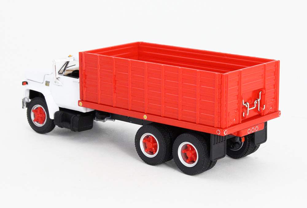 First Gear 60-0886 1:64 Scale Chevy C65 Tandem Axle Grain Truck White and Red