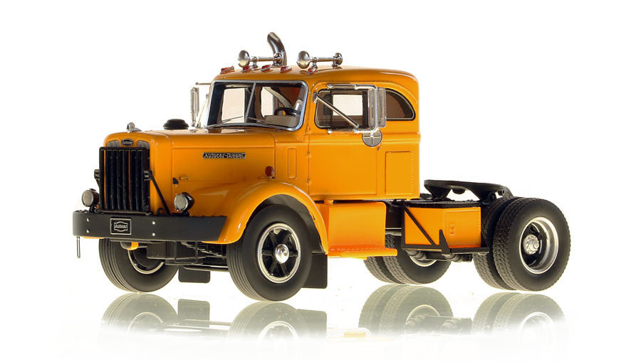 Fire Replicas 068-4 1:50 1954 Autocar® DC-100T Integral Sleeper Yellow & Black