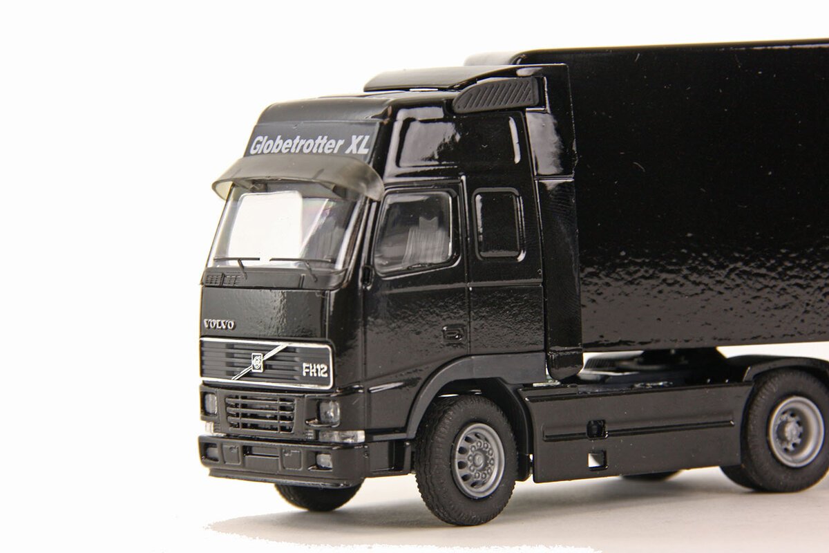 Conrad 4604-01 1:50 Volvo FH Semi w/Van Body
