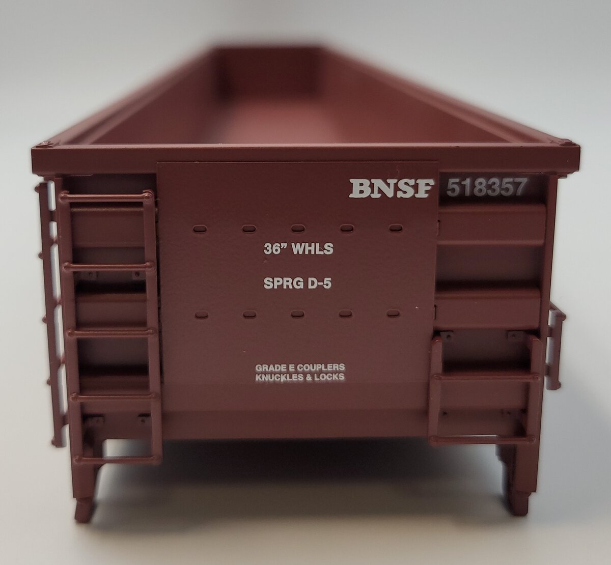 Lionel 83317-2 BNSF 66' Mill Gondola Body #518357