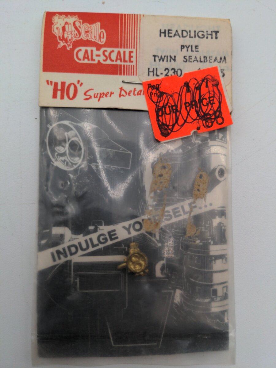Cal Scale HL-230 HO Pyle Twin Sealbeam Headlight