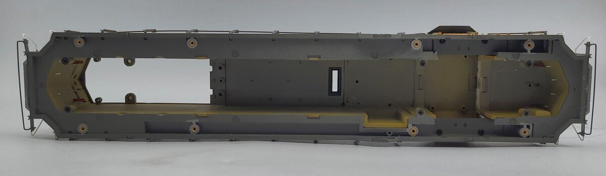 Lionel 38529-2 Union Pacific Unpowered GP-35 Diesel Locomotive Body Shell #760