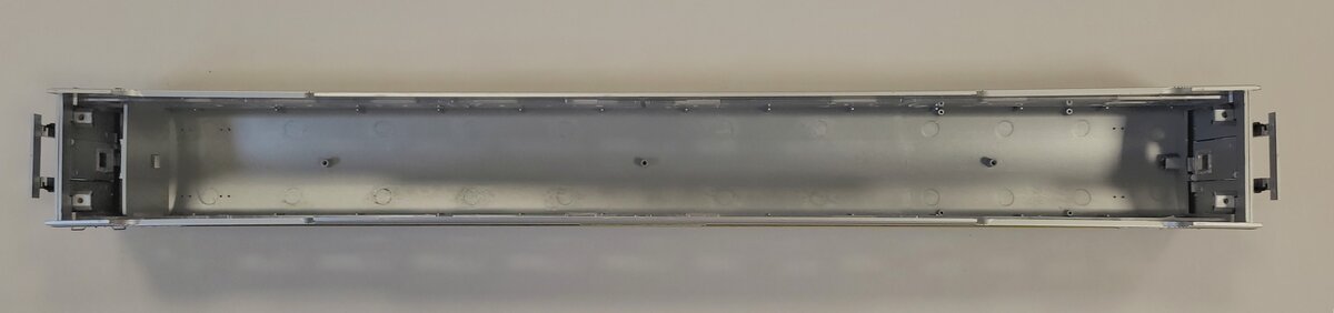 Lionel 82589-2 Chesapeake & Ohio 21" Streamlined Pullman Passenger Car Shell