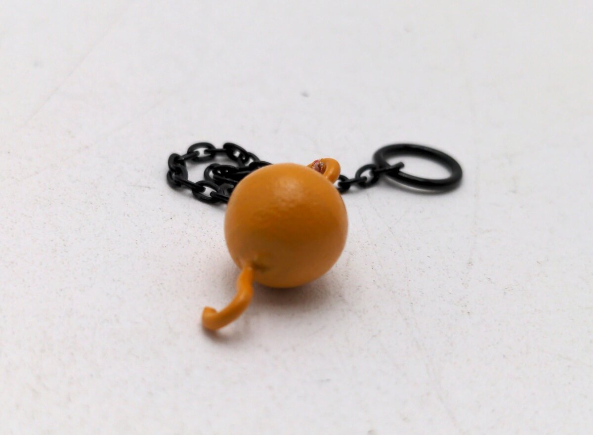 Evot EV01-WB-87-Y 1:87 Single Wrecking Ball on Chain - Yellow