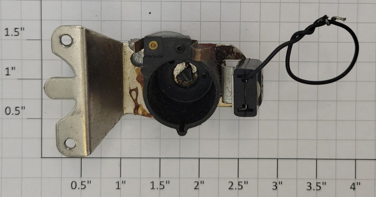 Lionel 8600-42 O Gauge 4-6-4 Hudson Liquid Smoke Unit w/ Modified Lamp Socket