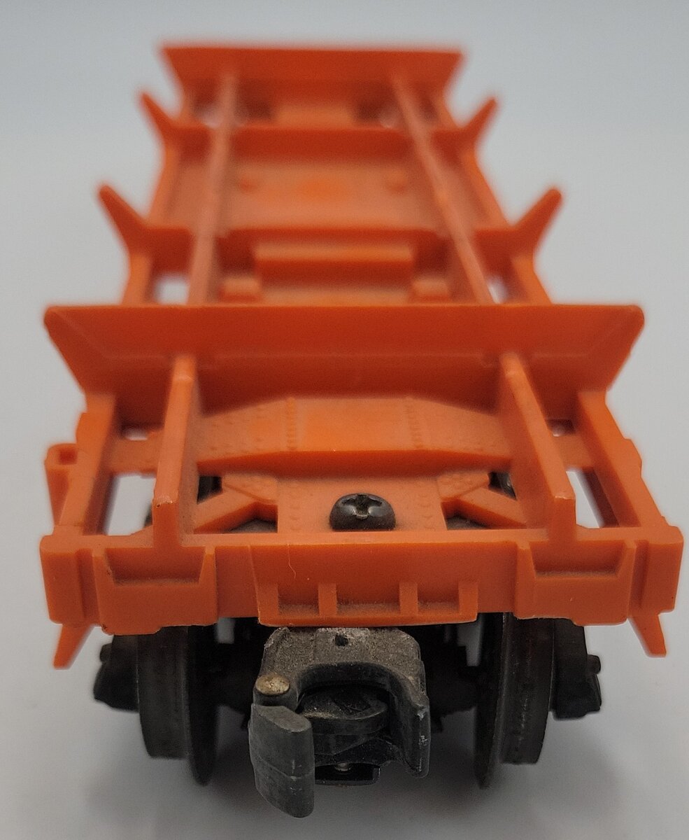 Lionel 6362-1 O Gauge Orange 3 Truck Carrier Flatcar w/ Operating Coupler Trucks